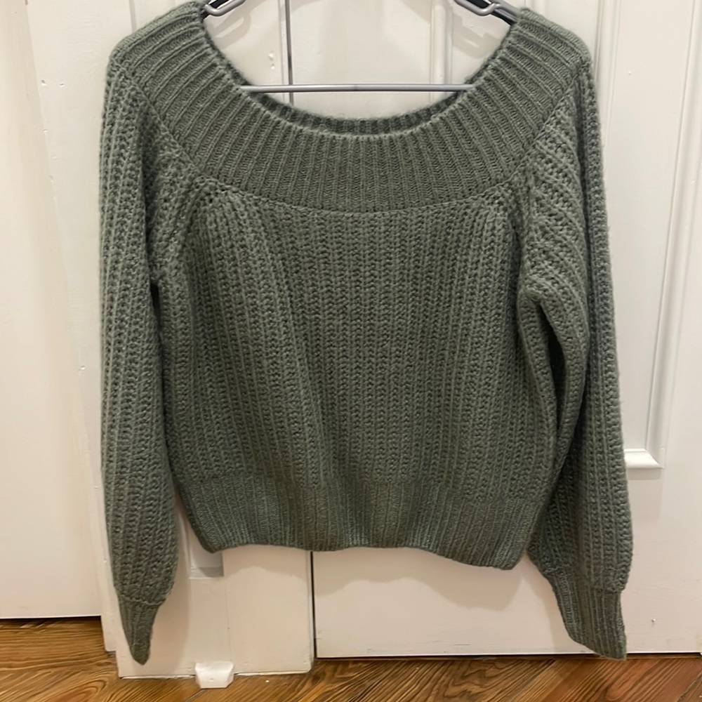 Forever 21 green sweater size medium
